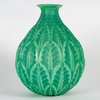 1924 René Lalique – Vase Malesherbes Verre Vert Jade Patiné Vert