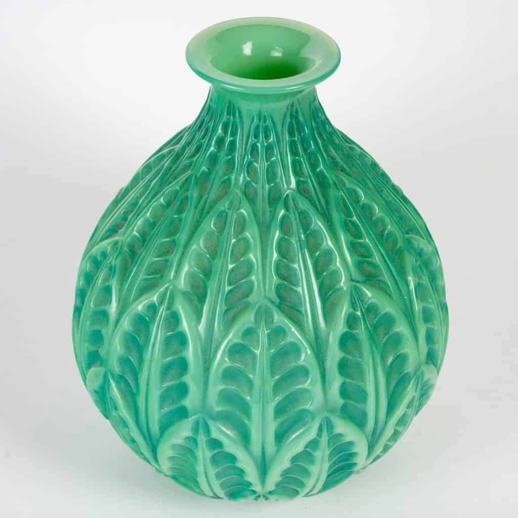 1924 René Lalique – Vase Malesherbes Verre Vert Jade Patiné Vert 4