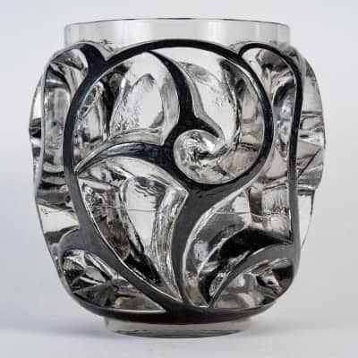 1926 René Lalique – Vase Tourbillons Verre Blanc Emaillé Noir 3