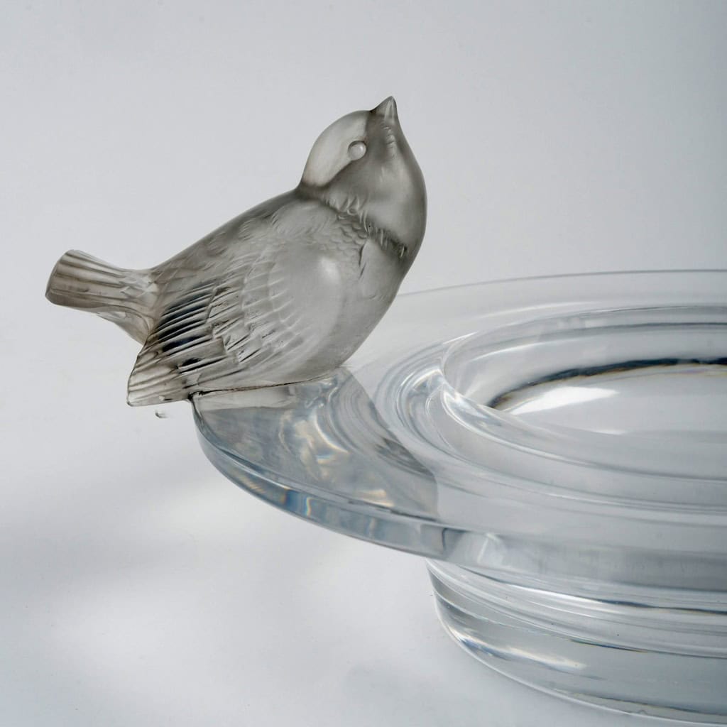 1930 René Lalique – Coupe Deux Moineaux Moqueurs Verre Blanc Patiné Gris 8