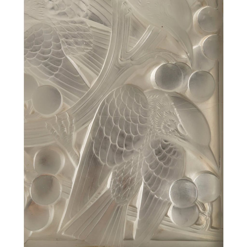 RENE LALIQUE PANNEAU DECORATIF ‘MERLES ET RAISINS’, MODELE CREE en 1928 3