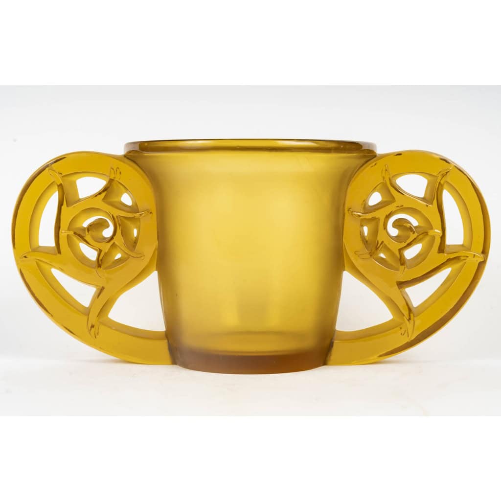 René Lalique -1926 Vase « Pierrefonds » teinté jaune ambre 10