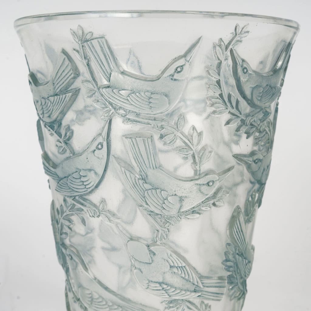 1938 René Lalique – Vase Grives Verre Blanc Patiné Bleu 6