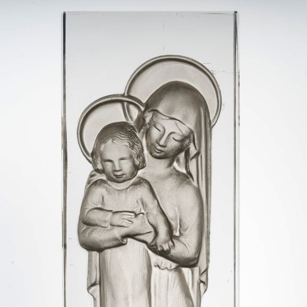 1934 René Lalique – Statuette Vierge A l’Enfant Verre Blanc Patiné Gris 7