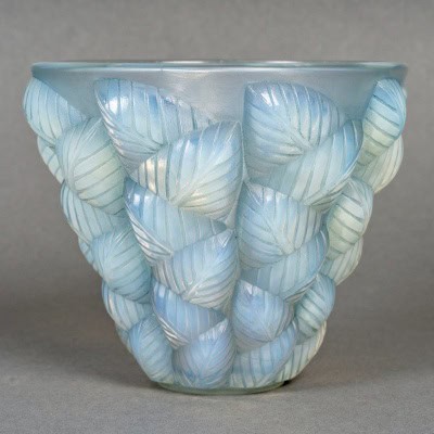 1927 René Lalique – Vase Moissac Verre Opalescent Patiné Bleu