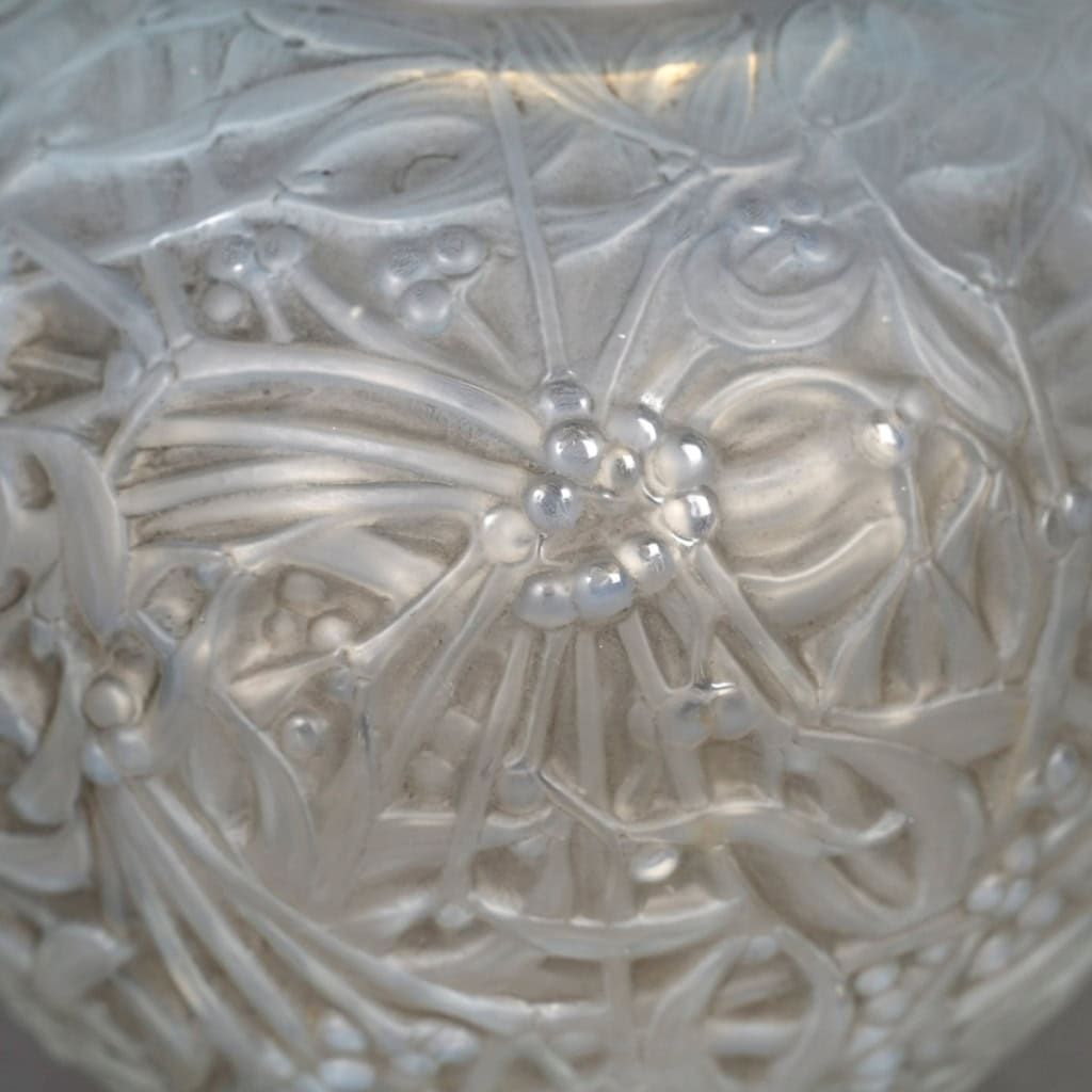 1920 René Lalique – Vase Gui Verre Opalescent Patiné Gris 7