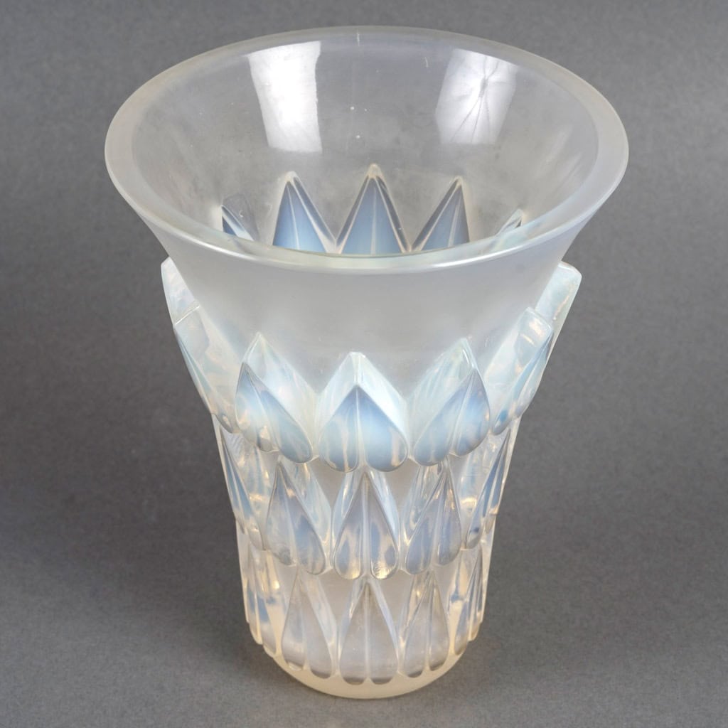 1934 René Lalique – Vase Feuilles Verre Opalescent 4