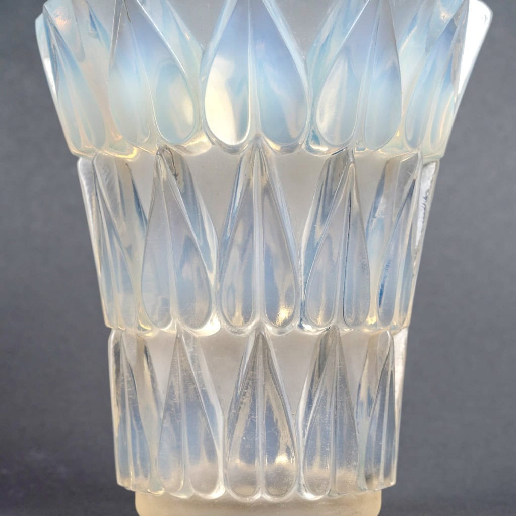 1934 René Lalique – Vase Feuilles Verre Opalescent 6