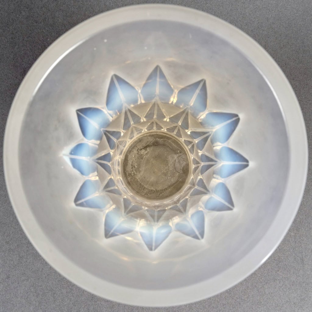 1934 René Lalique – Vase Feuilles Verre Opalescent 7