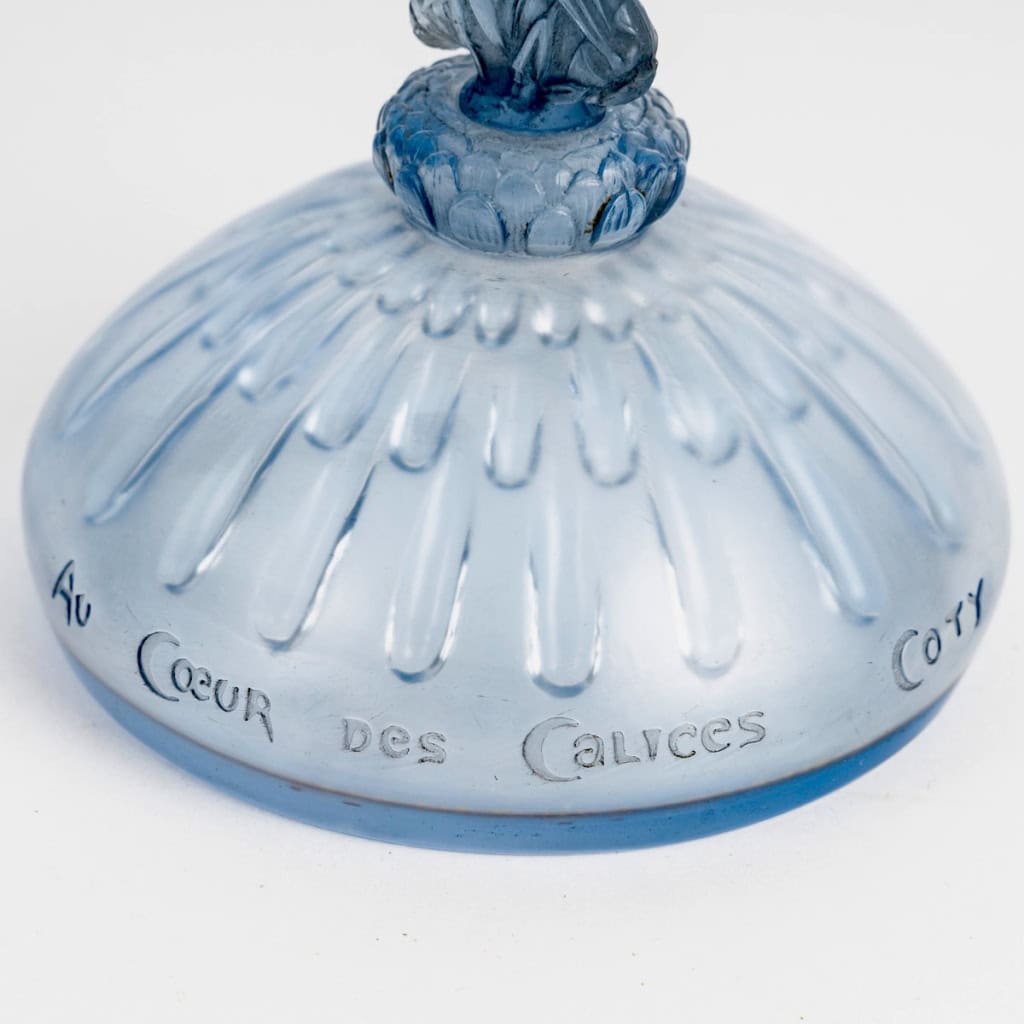 1912 René Lalique – Flacon à Parfum Au Coeur Des Calices Verre Bleu Clair Pour Coty 6