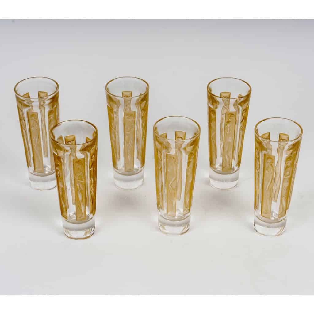 1911 René Lalique – Suite De 6 Gobelets Verres Six Figurines Verre Blanc Patiné Sépia 4