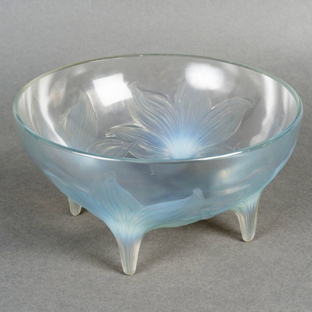 1924 René Lalique – Coupe Lys Verre Opalescent Patiné Bleu 3