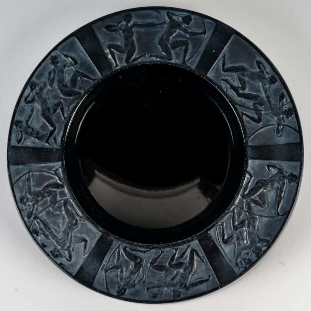 1922 René Lalique – Cendrier Archers Verre Noir Patiné Blanc 4