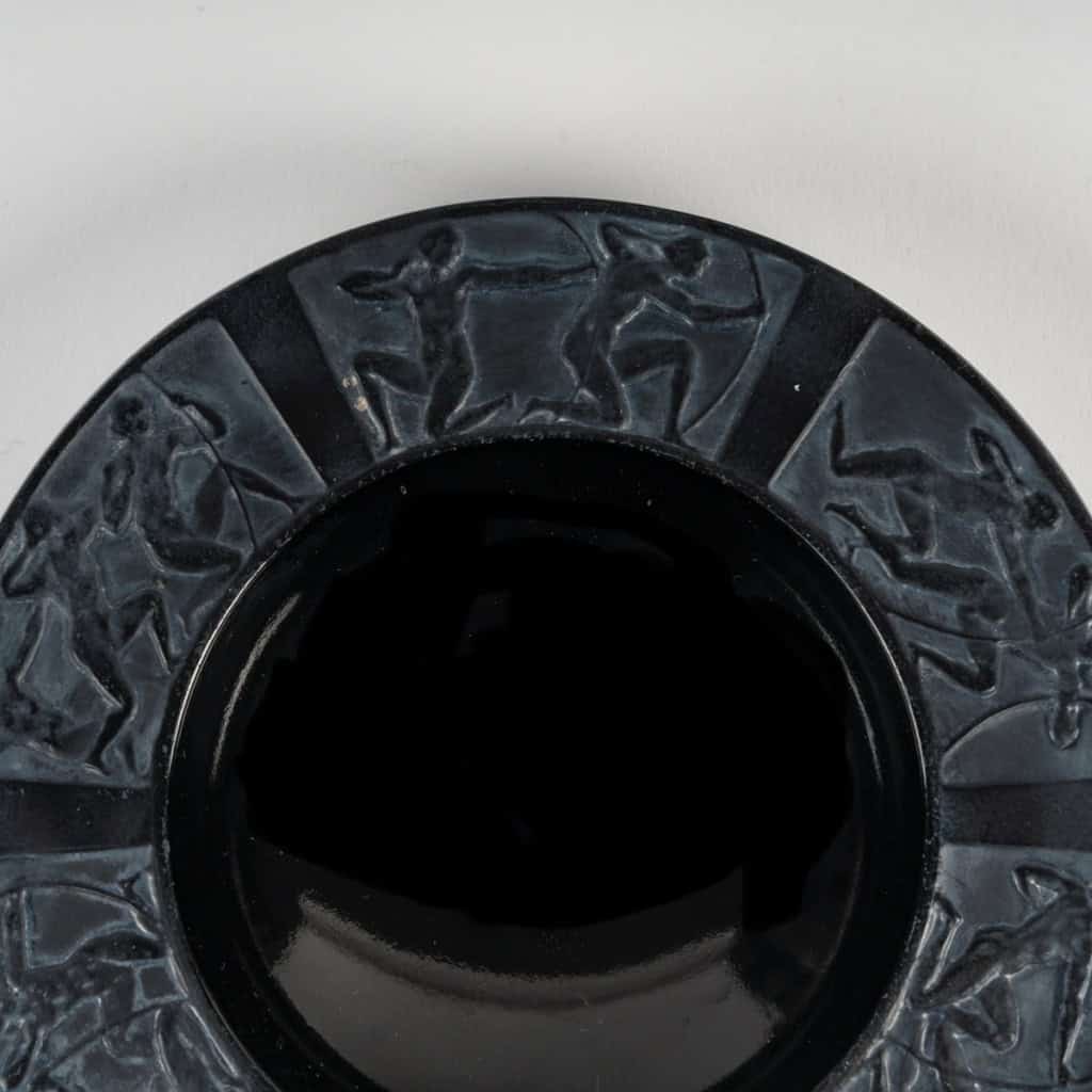 1922 René Lalique – Cendrier Archers Verre Noir Patiné Blanc 6