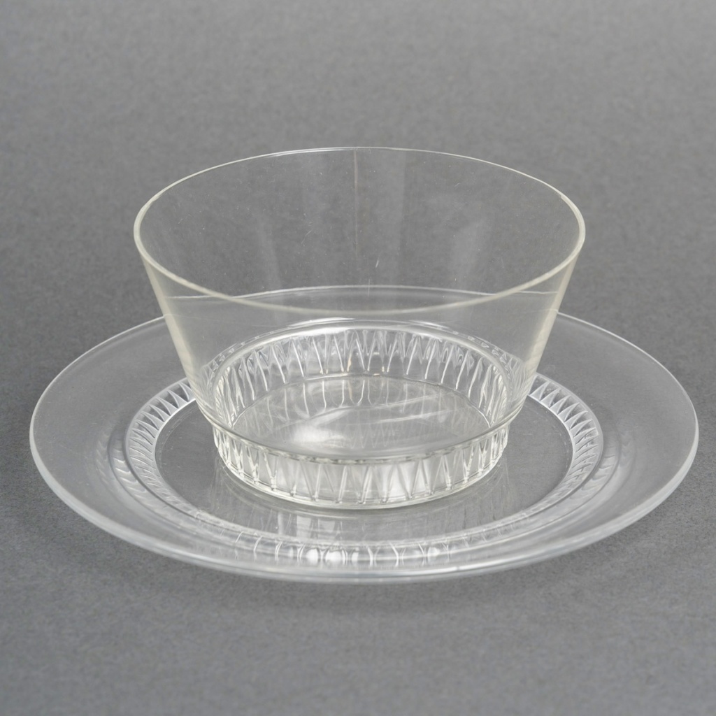 1933 René Lalique – Service Art Déco Bourgueil Verre Blanc – 8 Bols + 8 Assiettes 4