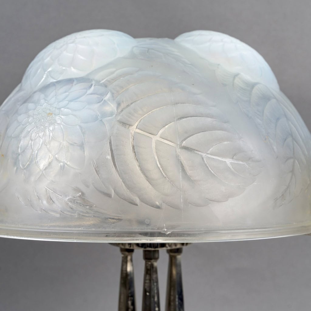 1921 René Lalique – Lampe Dahlias Verre Opalescent Et Bronze Nickelé 7