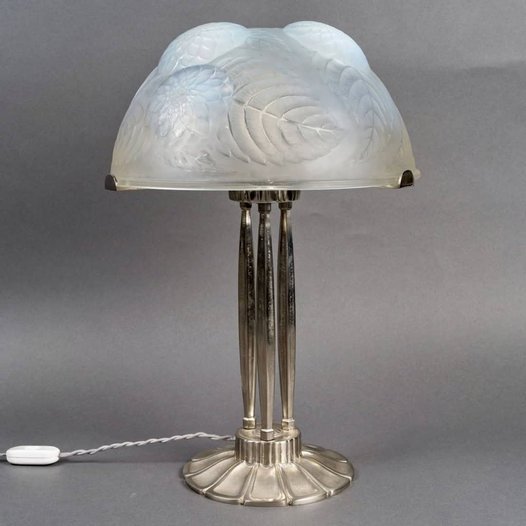 1921 René Lalique – Lampe Dahlias Verre Opalescent Et Bronze Nickelé 5