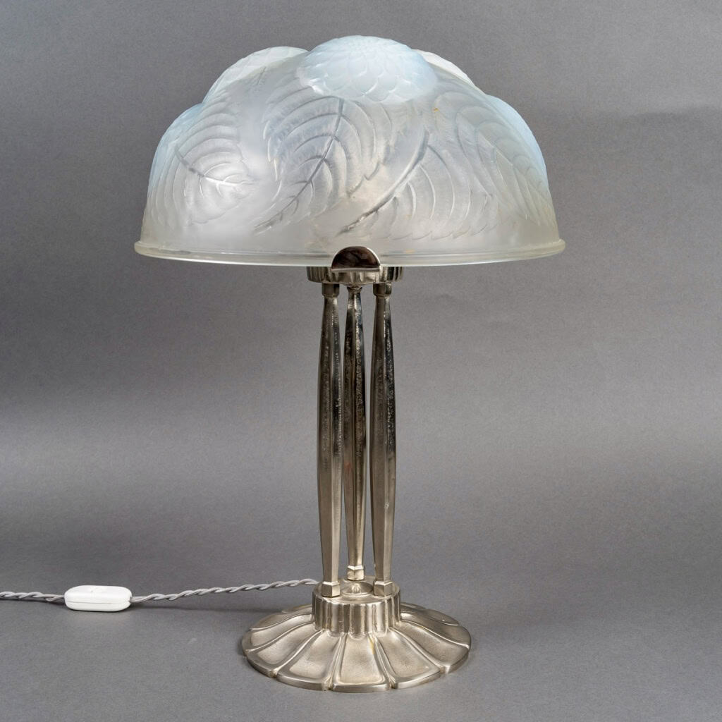 1921 René Lalique – Lampe Dahlias Verre Opalescent Et Bronze Nickelé 6