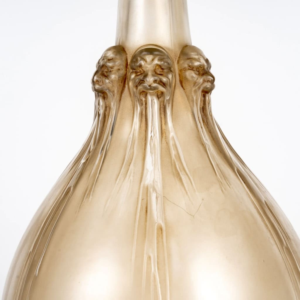 1914 René Lalique – Carafe Art Nouveau Six Têtes Verre Blanc Patiné Sépia 7