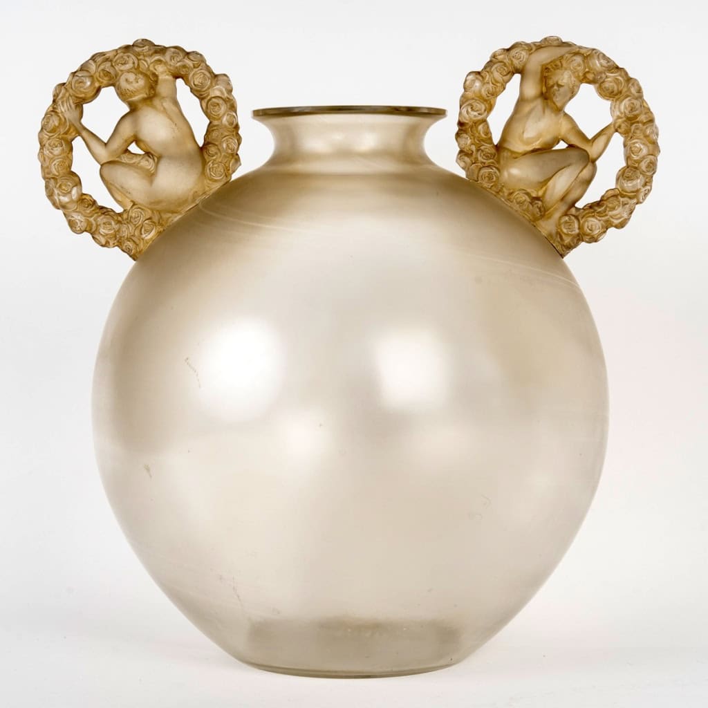 1926 René Lalique – Vase Ronsard Verre Blanc Patiné Sépia 3