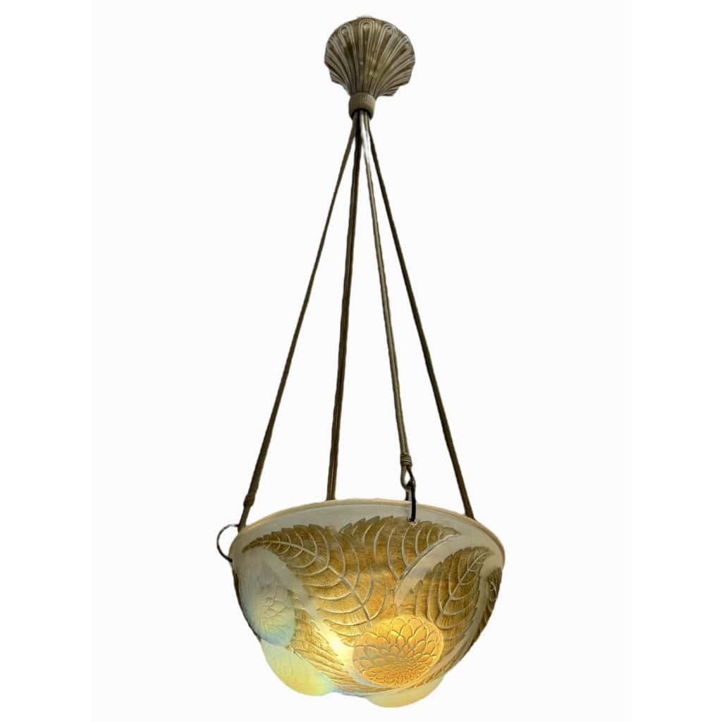 1921 René Lalique – Suspension Dahlias Verre Opalescent Patiné Sépia 3