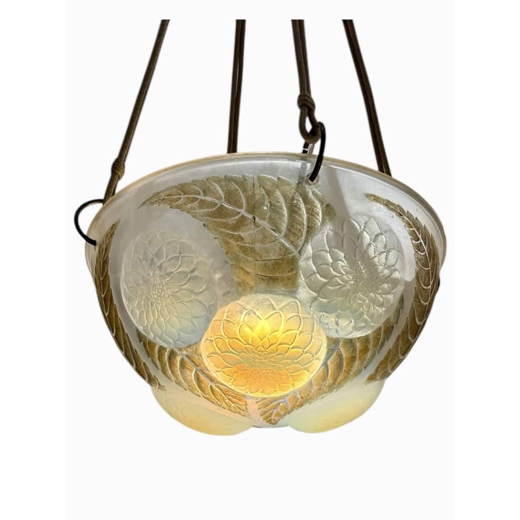 1921 René Lalique – Suspension Dahlias Verre Opalescent Patiné Sépia 4