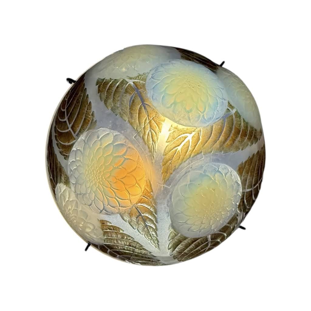 1921 René Lalique – Suspension Dahlias Verre Opalescent Patiné Sépia 5